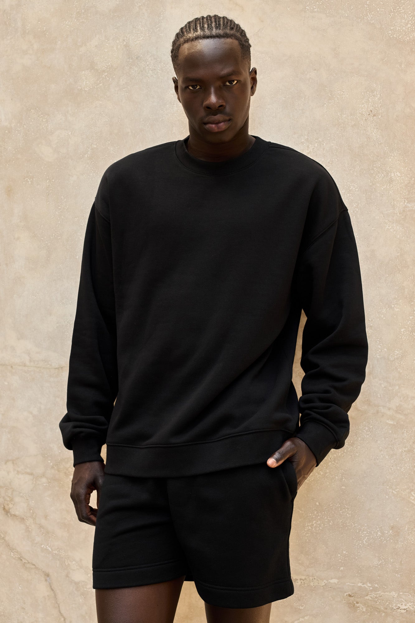 Crew Neck Relax-Black